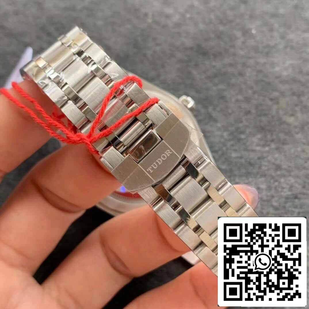نسخة طبق الأصل من ساعة تيودور رويال M28600-0002 داي ديت V7 بمينا ألماس من المصنع