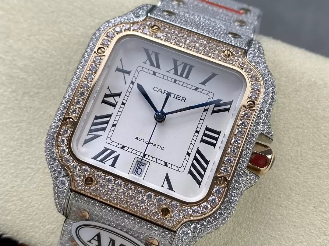 ساعات سانتوس دي كارتييه الماسية بمينا بيضاء 1:1 أفضل إصدار من مصنع AMG مرصعة بأحجار سواروفسكي