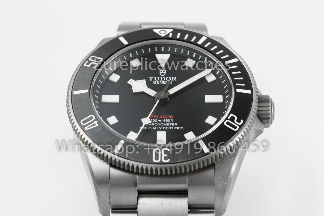ساعة Tudor Pelagos M25407N-0001 تيتانيوم 1:1 أفضل ساعة استنساخ من مصنع ZF