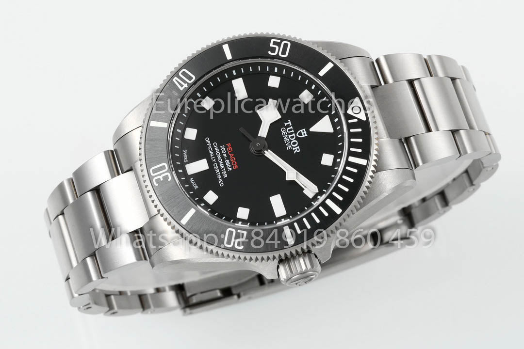 ساعة Tudor Pelagos M25407N-0001 تيتانيوم 1:1 أفضل ساعة استنساخ من مصنع ZF