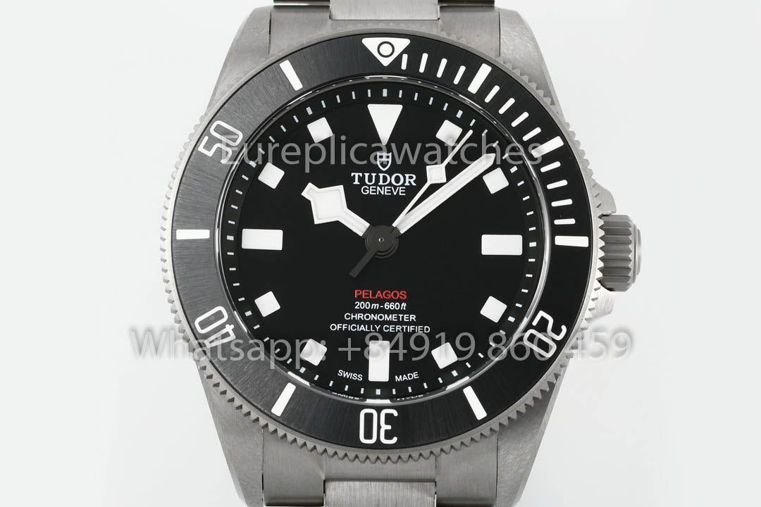 ساعة Tudor Pelagos M25407N-0001 تيتانيوم 1:1 أفضل ساعة استنساخ من مصنع ZF