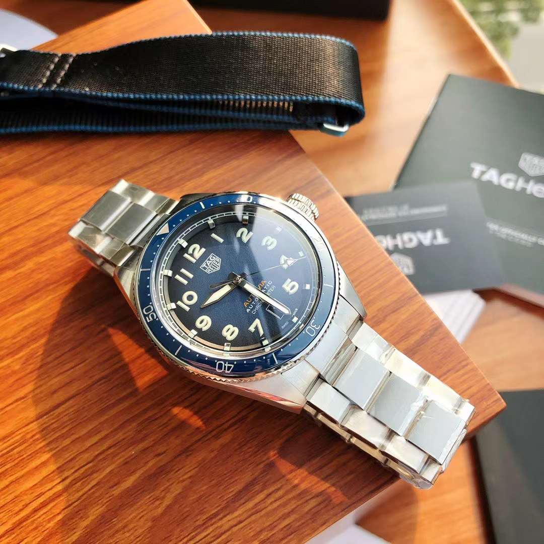 Tag Heuer Autavia WBE5116.EB0173 Calibre 5 Mostrador azul Movimento original suíço